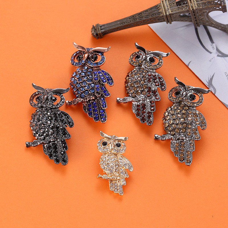 Fashionable Stone Brooch