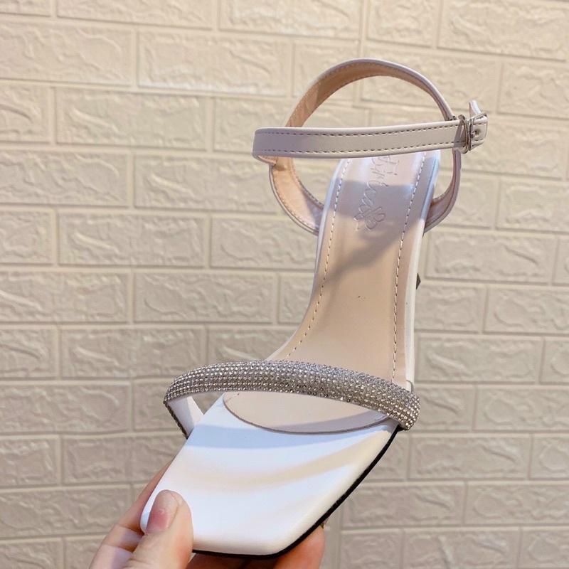 Giày sandal cao gót quai mảnh đá gót nhọn 7p sang sịn dễ đi