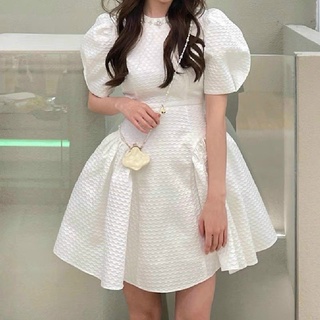13570 đầm trắng xốp đính đá
