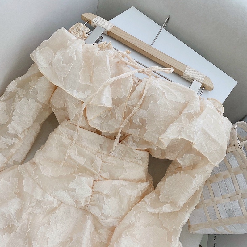 SET ÁO BẸT VAI TAY PHỒNG VOAN GẤM HOA NỔI CỘT NƠ NGỰC CHÂN VÁY XOÈ NUDE KÈM ẢNH THẬT