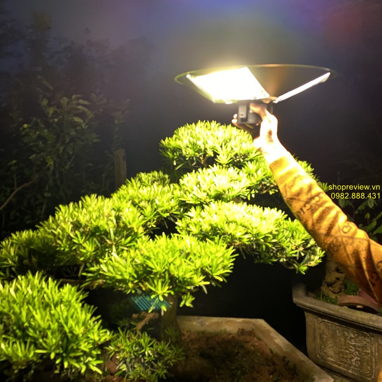 Đèn năng lượng mặt trời ánh sáng vàng, công suất 300w, hình mâm tròn cao cấp