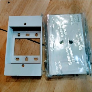 Ổ Cắm Điện VANLOCK. Sino Kèm Đế Nổi hoặc Đế Âm