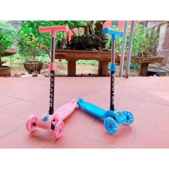 Xe trượt Scooter 3 bánh có bánh xe phát sáng cho bé yêu.