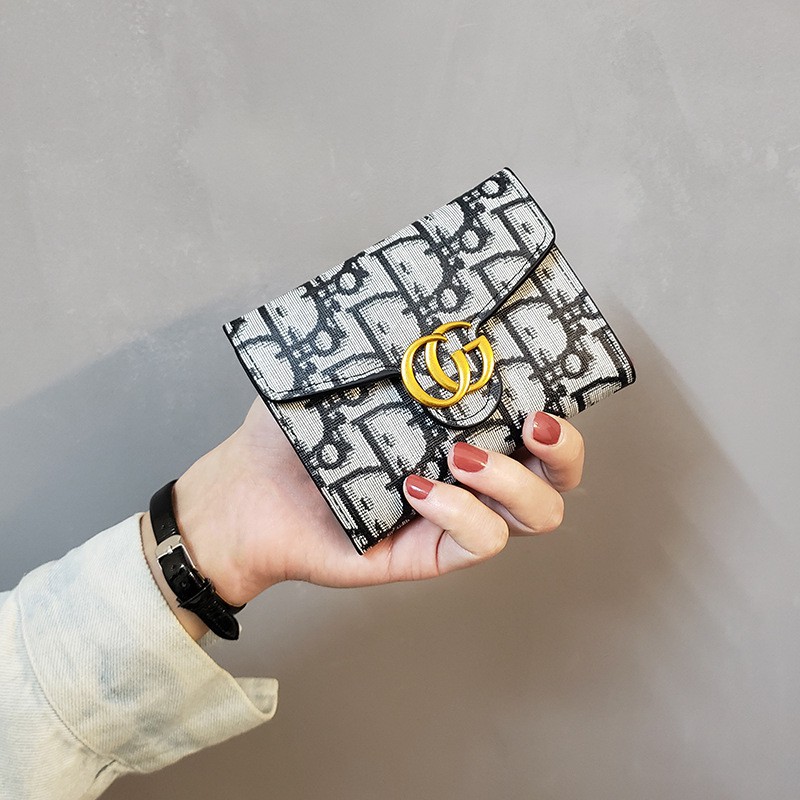 Ví gấp đựng thẻ ngắn nhỏ có nút bấm in họa tiết bàn cờ