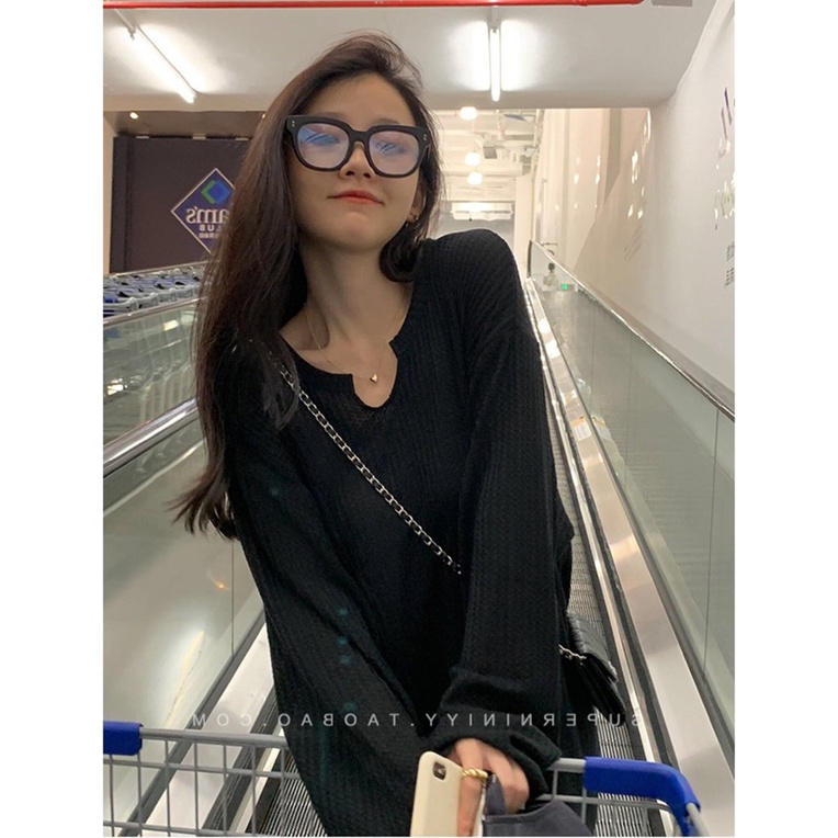 Áo thun dài tay nam nữ vải tổ ong khoét cổ Wikishop đen trắng hàn quốc basic oversize mùa thu đông local brand C544 | BigBuy360 - bigbuy360.vn