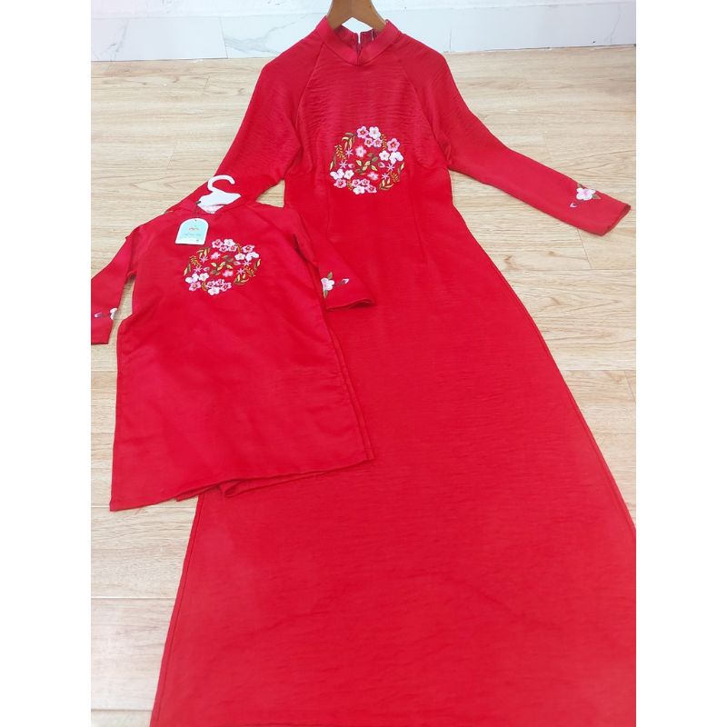 Sét áo dài đẹp cho mẹ và bé đệp nhẹ nhàng họa tiêt nổi bật hàng thiết kế cao cấp. Áo dài truyền thống