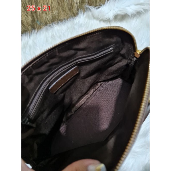 Túi 2hand - túi hến quay xách hiệu Mila Sehen.