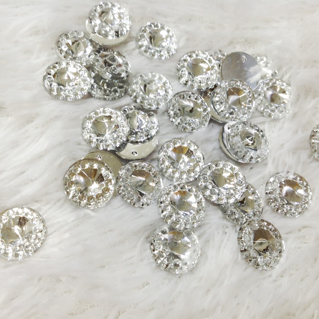 Hạt đá acrylic 3d kết áo hình tròn chóp viền hoa ánh bạc sang trọng