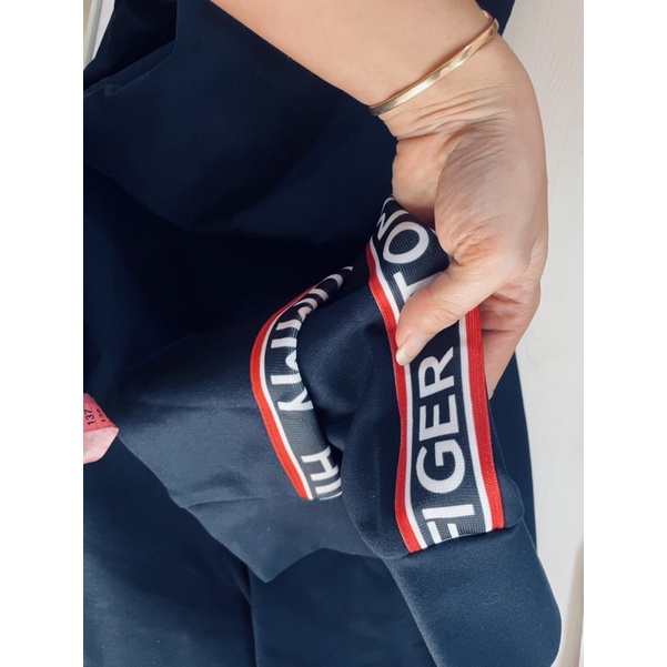 Đầm Tommy Hilfiger dư xịn kiểu Hoodie tay dài