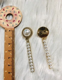 Cài áo thả hình que đính hạt. Dài 8cm