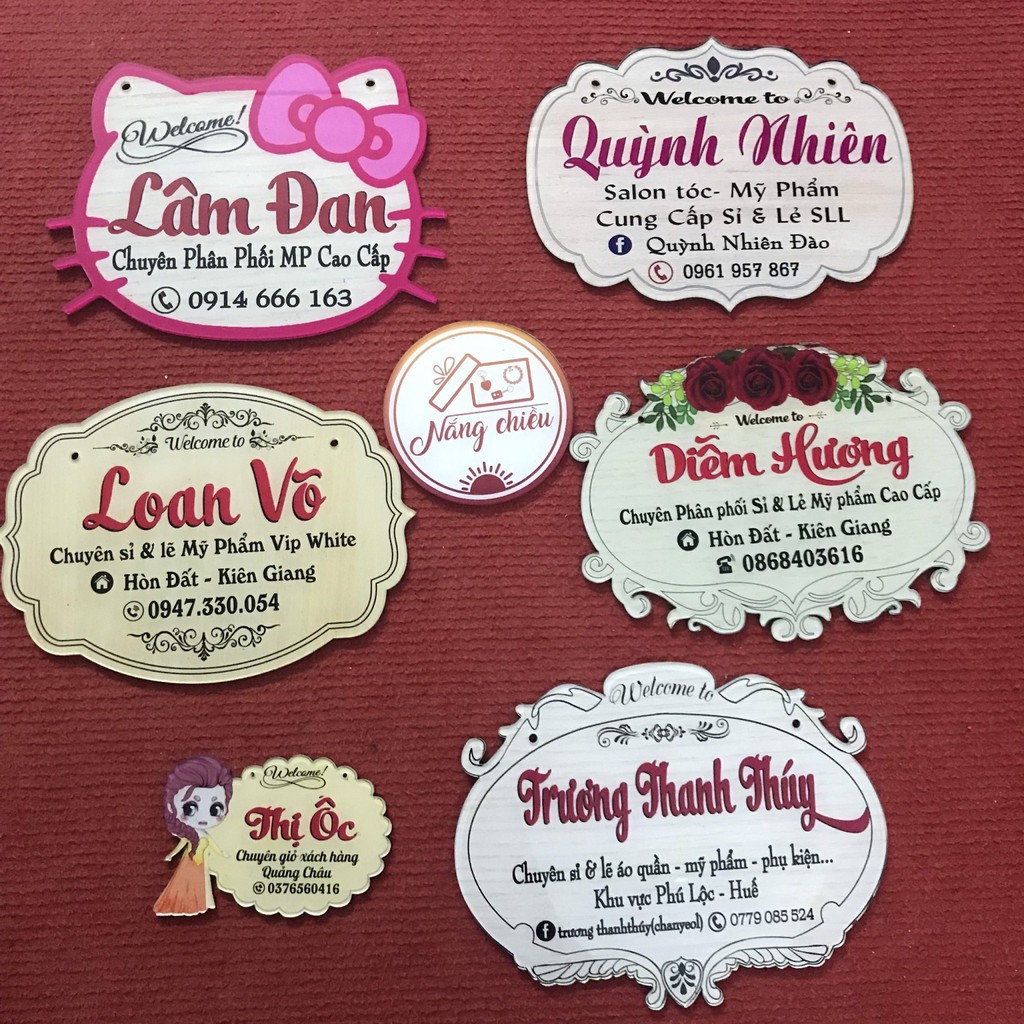 Bảng hiệu mica - hình Gấu bông trắng dễ thương - Free thiết kế