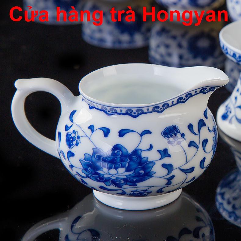 Vần cổBộ trà sứ trắng xanh Jingdezhen Kung Fu nhà quà tặng khay Trung Quốc phong cảnh tuyết phủ ấm