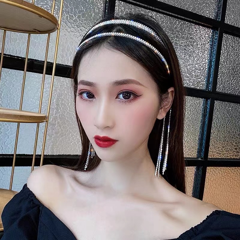 Kẹp tóc tua rua đính kim cương giả có thể sử dụng cho Going Out