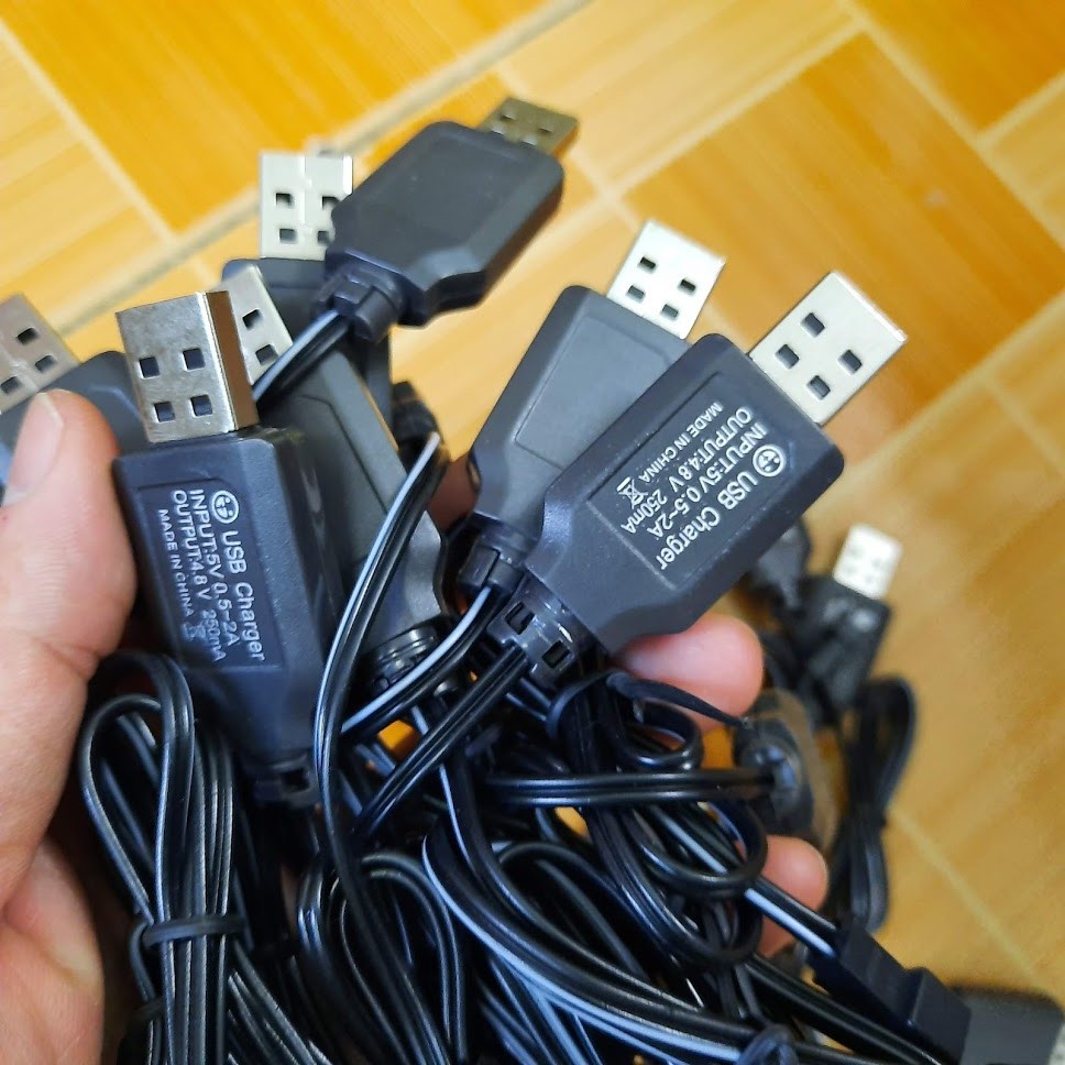 Pin sạc xe mô hình điều khiển từ xa 4.8v 2400mah pin vuông có cổng nối SM