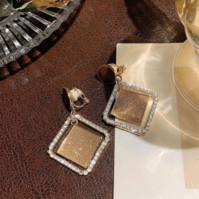 Khuyên Tai Nữ Đính Ngọc Phong Cách Thời Trang Thanh Lịch