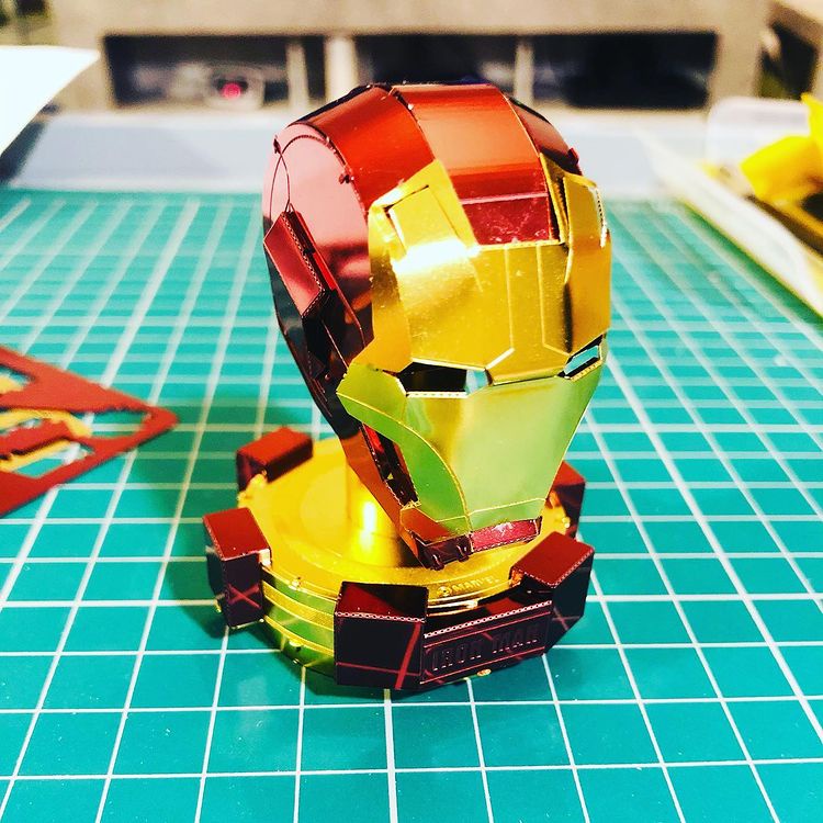 Mô Hình Kim Loại Lắp Ráp 3D Metal Head Marvel Nón Iron Man