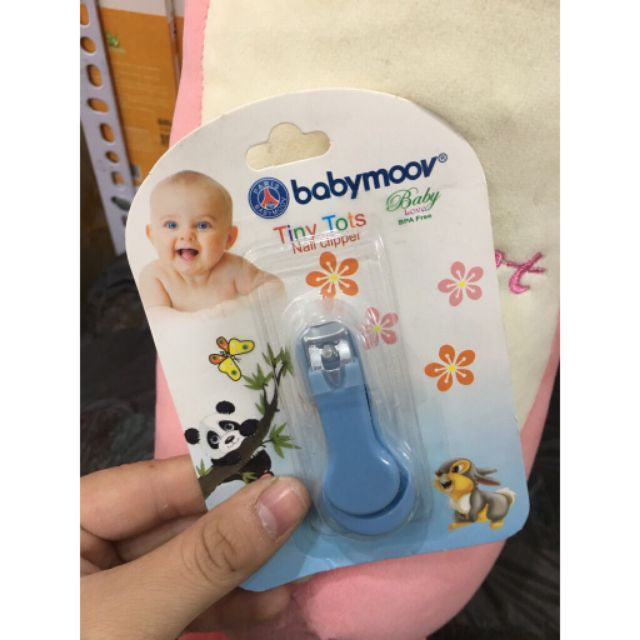 BẤM MÓNG TAY CHO BÉ BABYMOOW