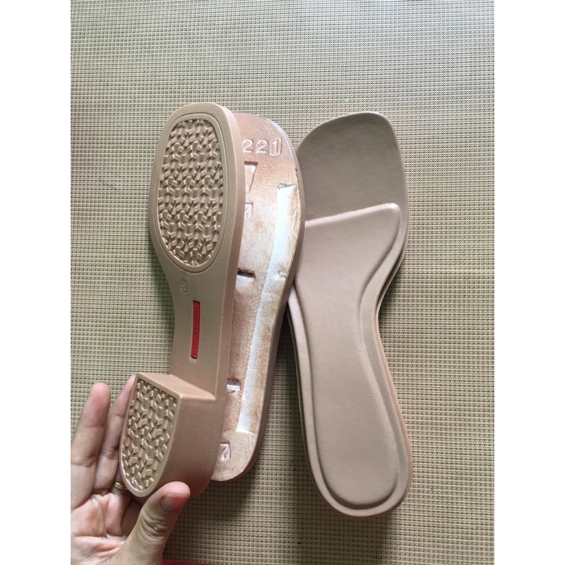 Dép mũi vuông cao 4cm