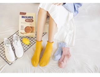 Tất vintage bèo nhún cổ thấp