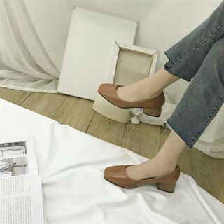 Giày mũi bằng