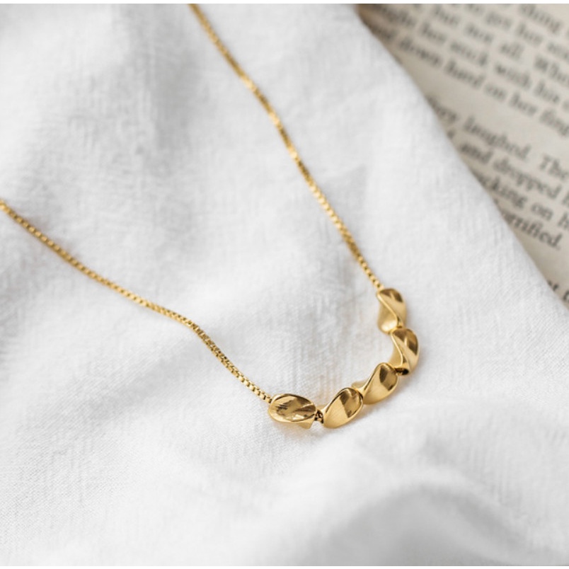 Dây Chuyền 5 Hạt Màu Vàng Sang Trọng Titan Ko Han Rỉ TT 4354