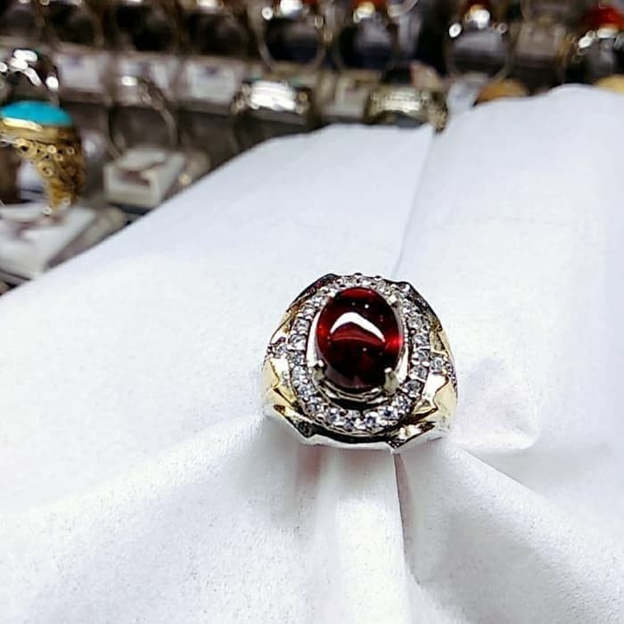 Nhẫn Đính Đá Garnet Tự Nhiên Sang Trọng