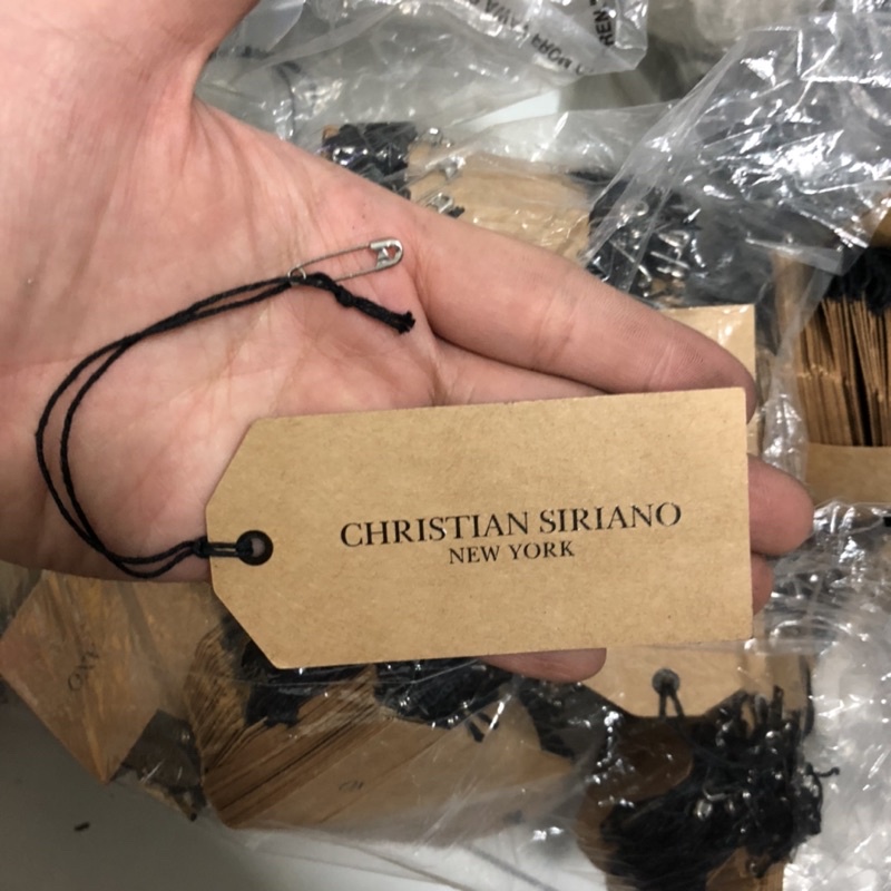 Set 50 Cái Tag Giấy - Thẻ Bài CHRISTIAN SIRIANO Giấy Kraft Dây Đen Sẵn Kim Gút Hàng Công Ty