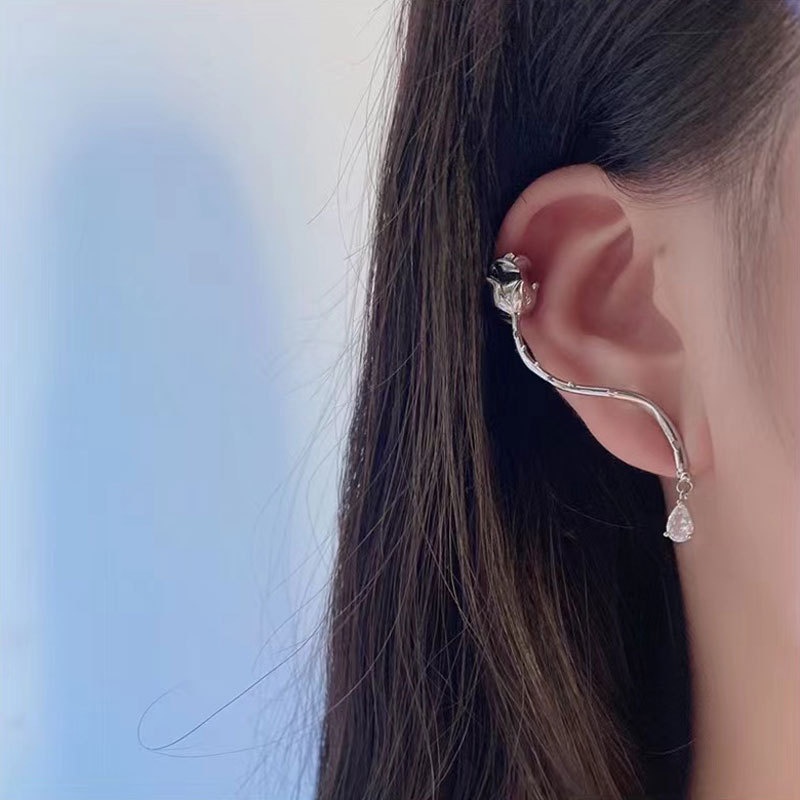 Khuyên tai hình hoa hồng đính đá kim cương cho nữ