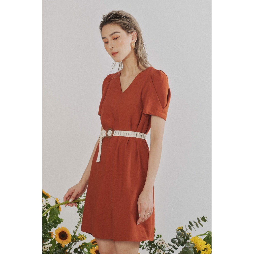 Đầm suông A cổ tim kèm belt 1VA1022 ADORE DRESS | BigBuy360 - bigbuy360.vn
