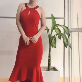 Đầm body cổ yếm siêu sang giá 320k