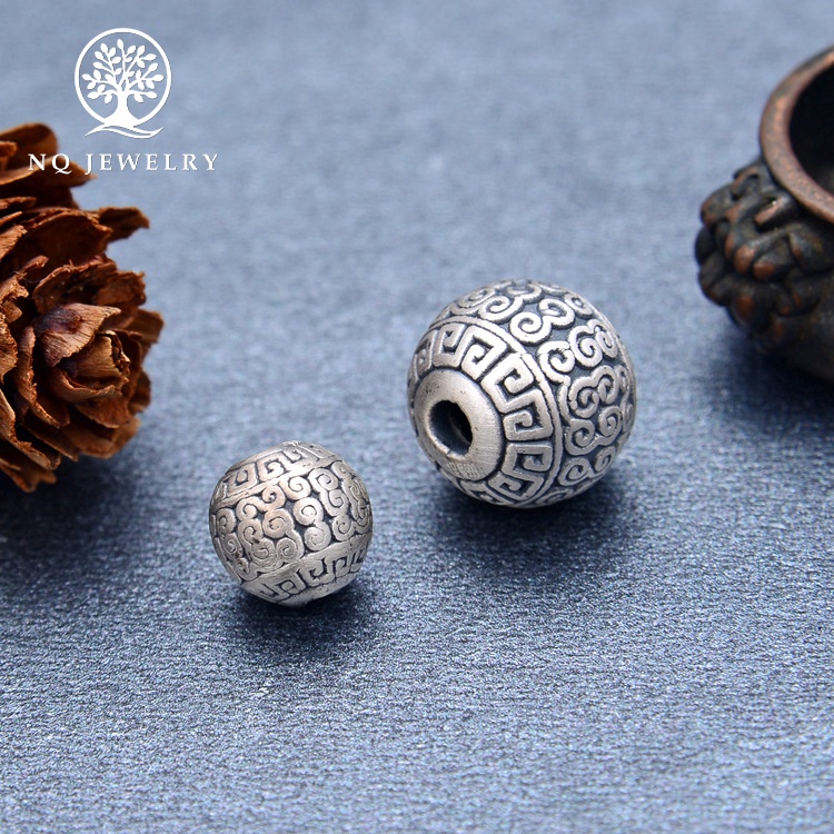 Charm bạc tròn họa tiết hoa văn - NQ Jewelry