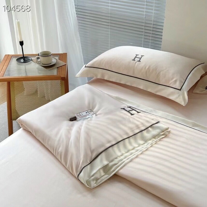 Set Chăn Ga Phi Lụa Lạnh Thêu Chữ H