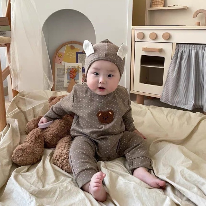 Body chấm bi mặt gấu nâu kèm mũ cho bé