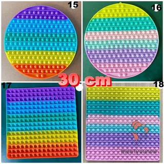 Đồ chơi bóp bong bóng phong cách among us khổng lồ giúp giảm căng thẳng