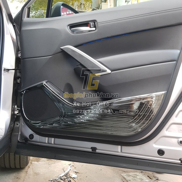 Bộ 4 ốp tapli cửa xe Toyota Cross 2020 2021 2022 + tặng kèm keo tăng dính