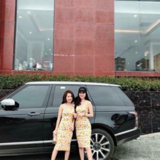 Đầm body hoa cúc