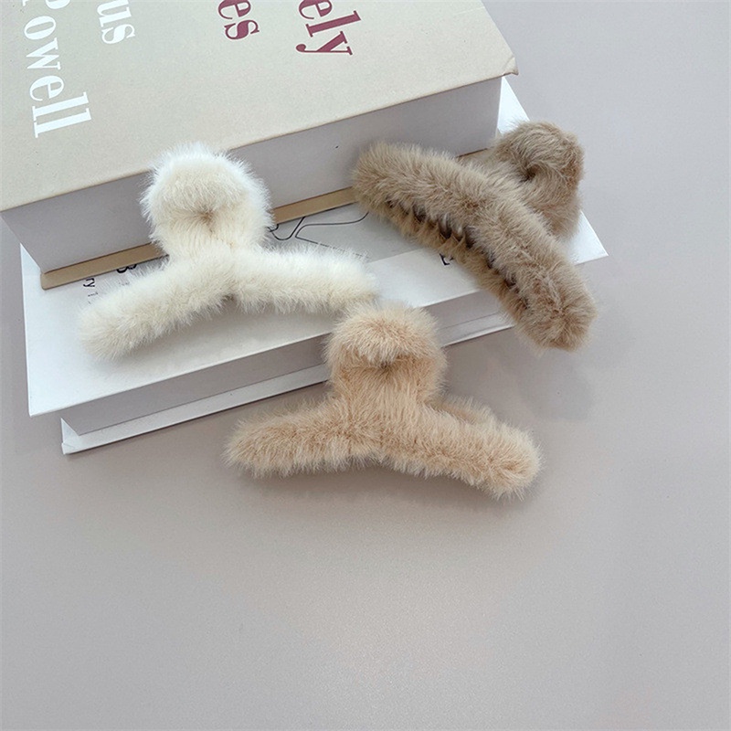 ### Cua Acrylic Thời Trang Mùa Đông