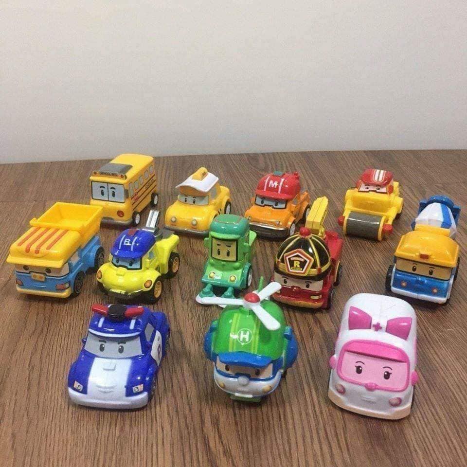 HỘP ĐỒ CHƠI 12 XE Ô TÔ ROBOCAR POLI BIỆT ĐỘI BAY SIÊU ĐẲNG CHO BÉ YÊU