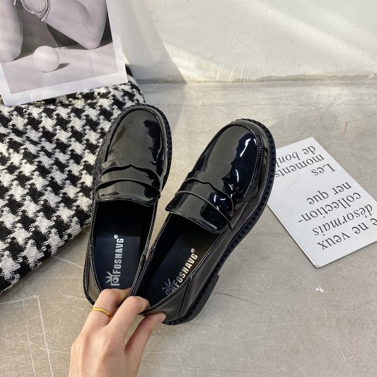 Giày lười da bóng phong cách xinh xắn cho nữ | BigBuy360 - bigbuy360.vn