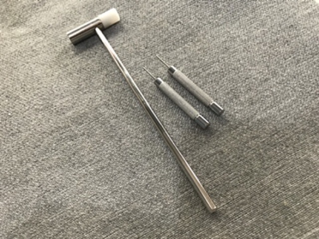 Dụng cụ kê inox đúc đặc dùng để tháo cắt gỡ mắt dây đồng hồ