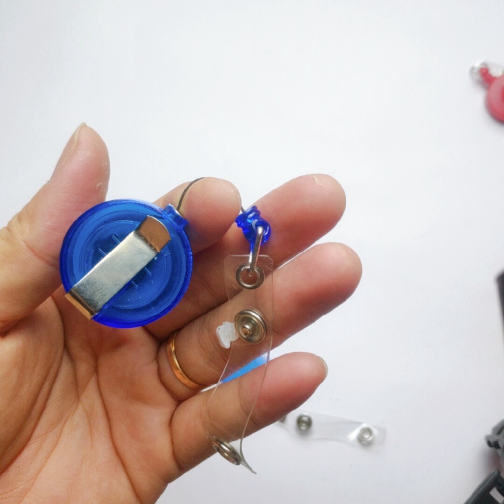 Củ Rút Đeo Thẻ Mặt Cười Độ Bền Cao Tặng Kèm Dây Đeo