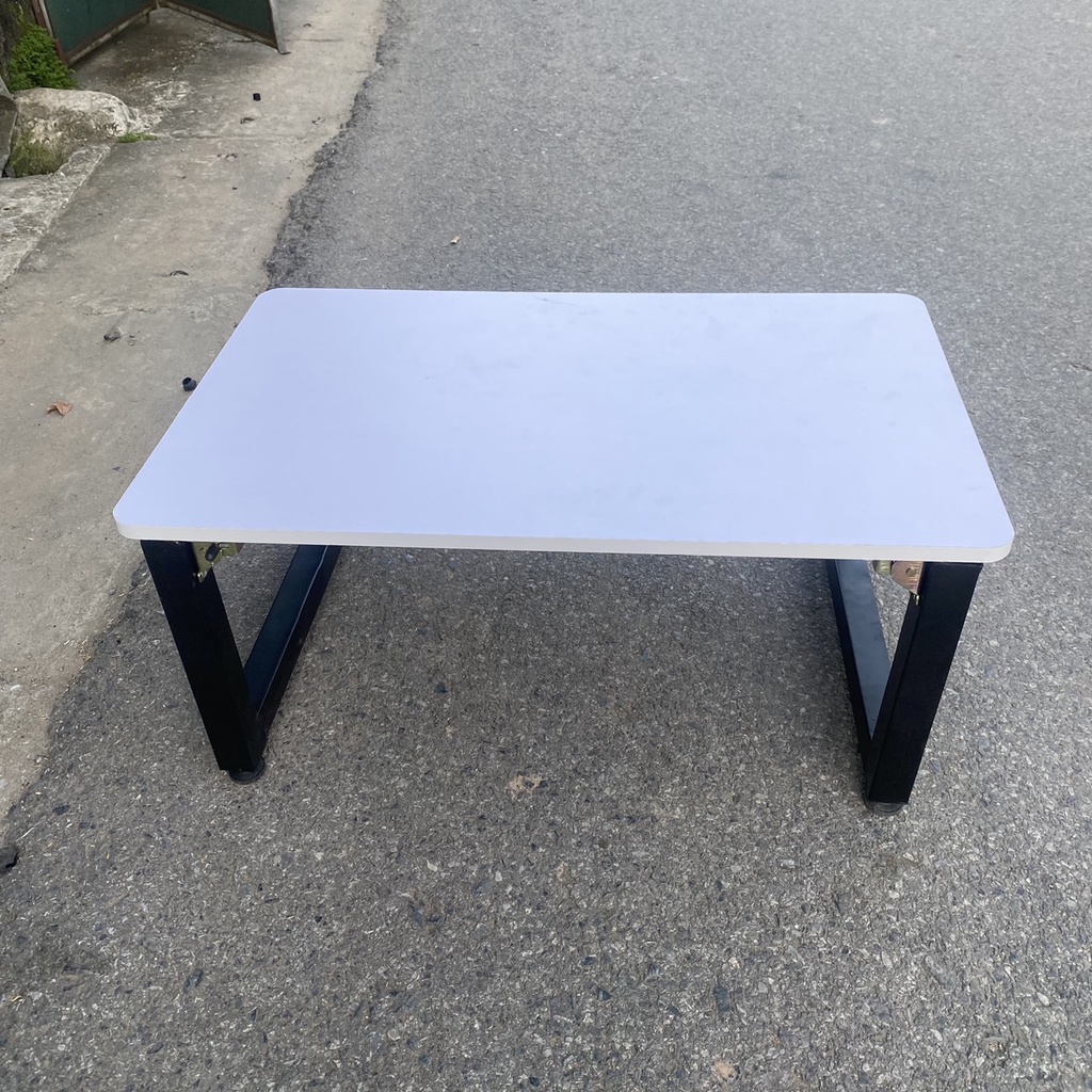 Bàn làm việc,bàn học gấp gọn,chân sắt ngồi bệt,mặt gỗ mdf chống nước,tiện lợi khi sử dụng