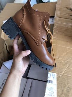 Bốt da,đốc da