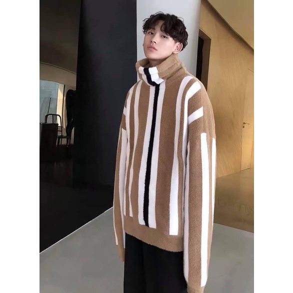 &lt;&lt;Có sẵn&gt;&gt; Áo len nỉ tay dài dáng rộng kiểu cổ lọ họa tiết sọc phong cách Hàn Quốc dành cho nam streetstyle mùa thu đông