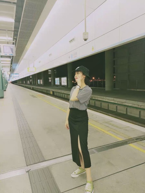 Chân váy midi xẻ tà màu đen cực sexy MV06 | BigBuy360 - bigbuy360.vn