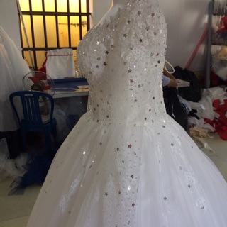 Váy cưới tùng tiệc