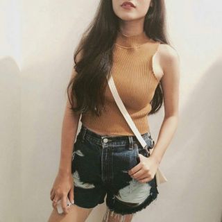 Áo croptop gân ulzzang