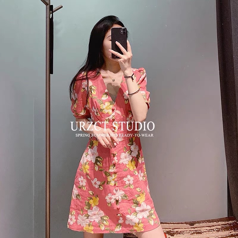 Váy hoa cổ V cúc bọc siêu xinh