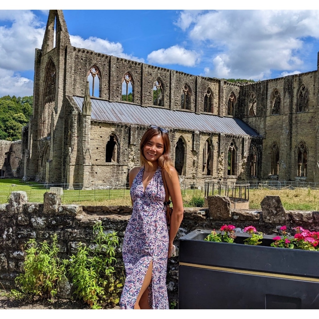 BEACH FEVER - Đầm maxi hoạ tiết hoa nhí tím hở lưng Katie