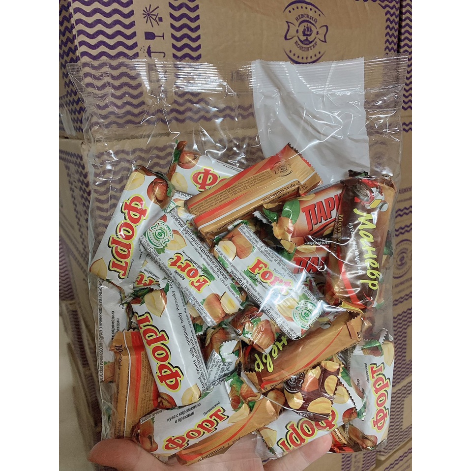 Kẹo socola nhân hạt dẻ Fort của Nga 1kg